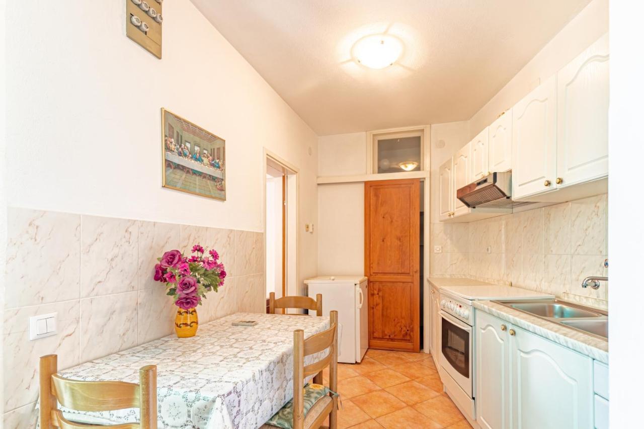 Apartments And Rooms With Parking Space Hvar - 15706 Hvar Town Exterior foto