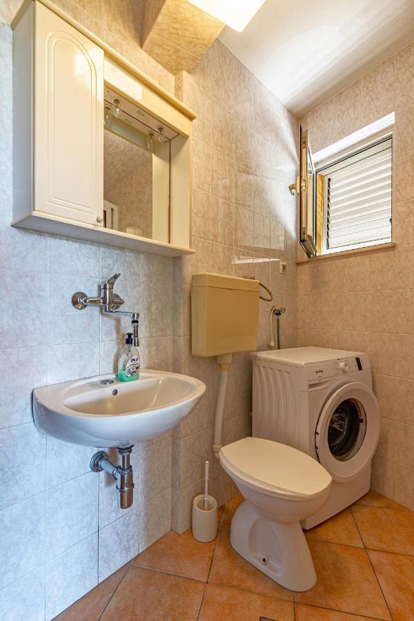 Apartments And Rooms With Parking Space Hvar - 15706 Hvar Town Exterior foto